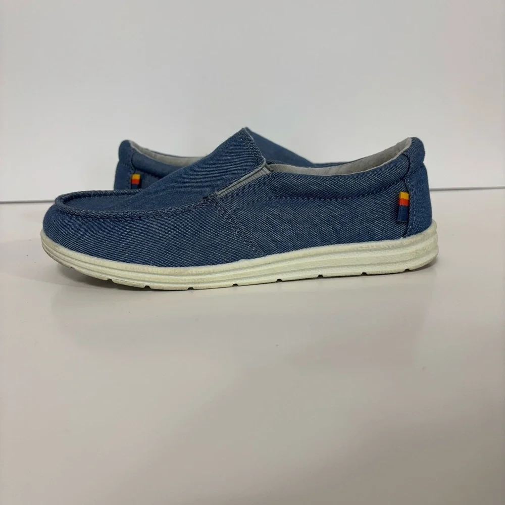 Cat & jack blue slip on shoes size 1